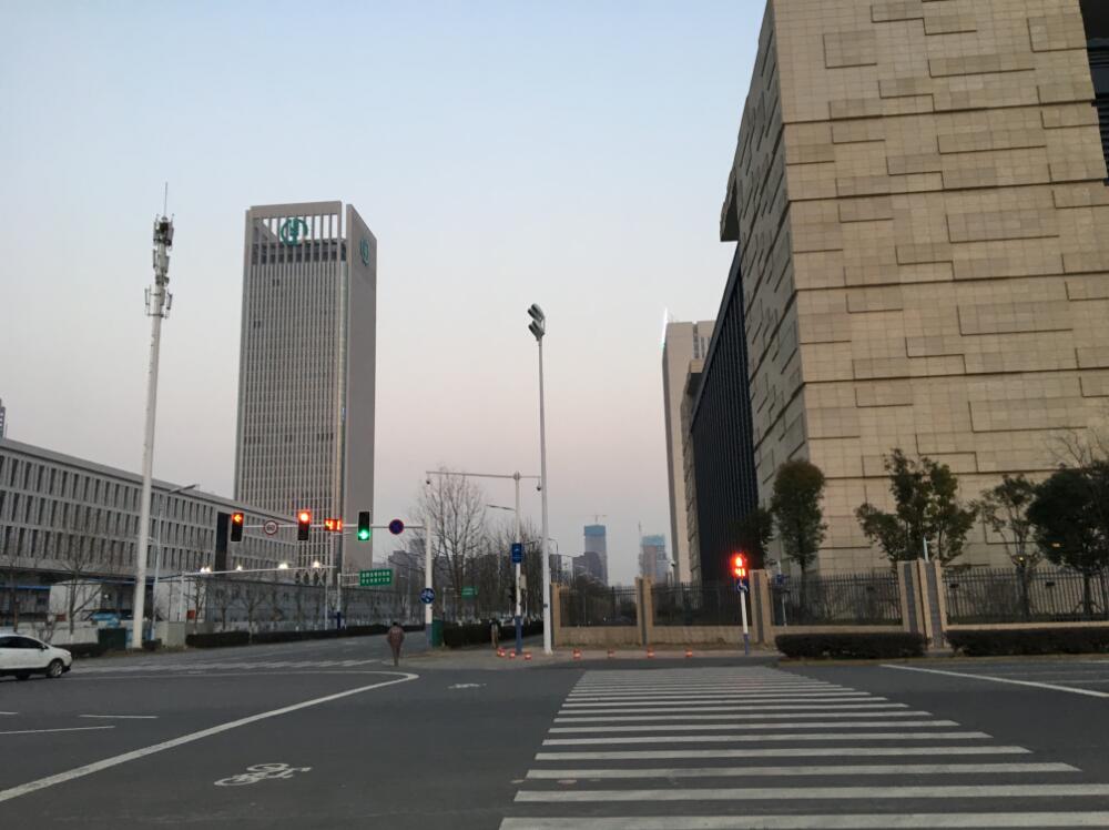 �Ϸ��гɶ�·�c����·�������Ͻ�33325.92ƽ����סլ�õ؇�������ʹ�Ù��M��׌�r���u��