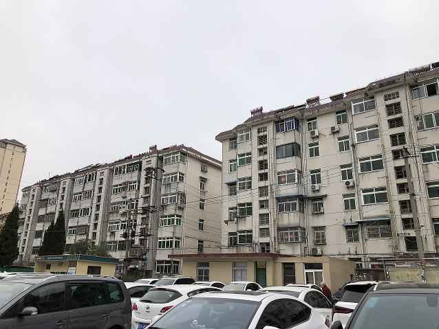 �Ϸ���**�´�С�^(q��)���и����Ŀ�漰��λ�ںϷ��кɻ�·�����ƌW(xu��)�u·�|������·�ϺϷ���**�´�С�^(q��)סլ�÷�ͬ�^(q��)�������ͨ��Ʒ���Ј��r���u���Ŀ